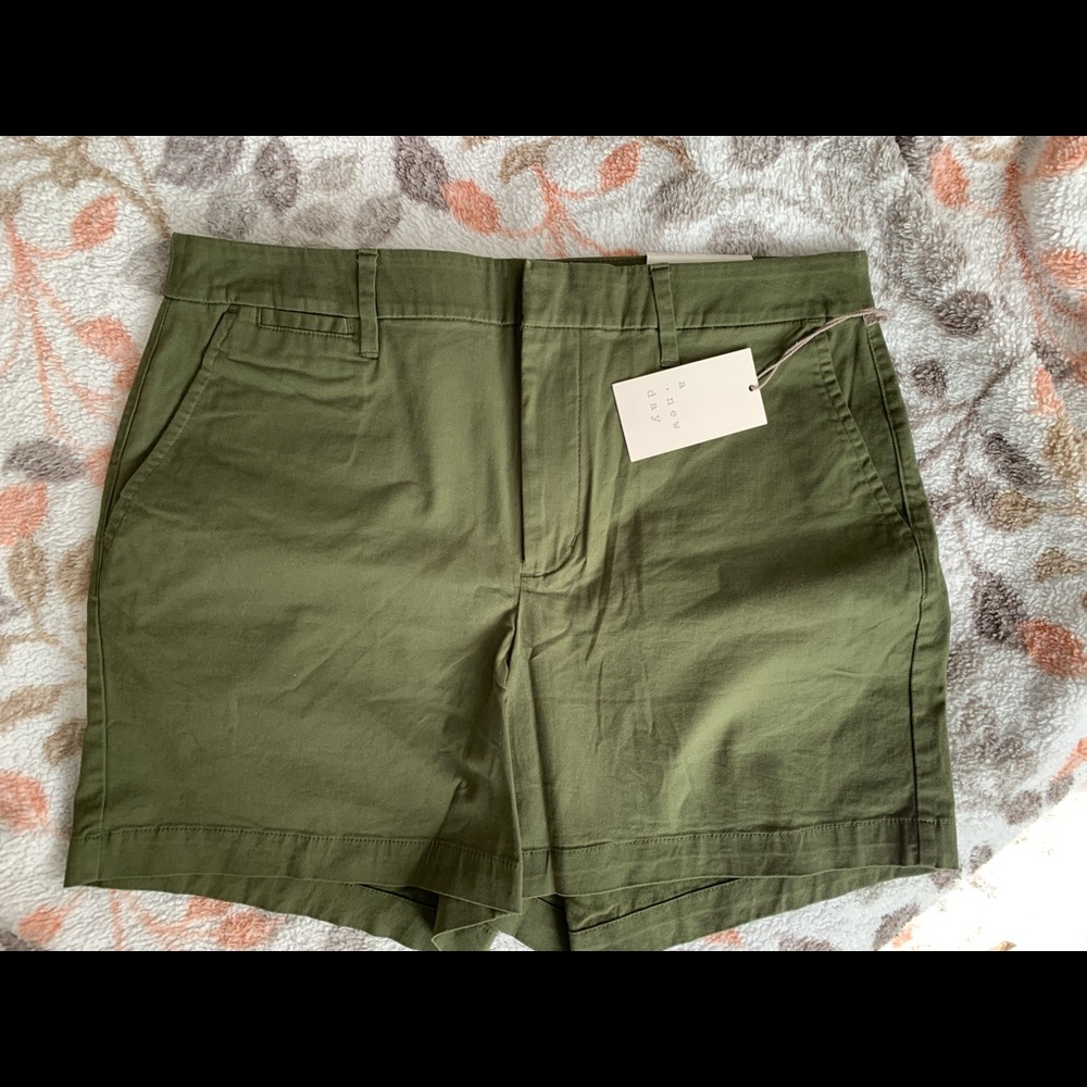 NWT Woman Shorts - Size 8